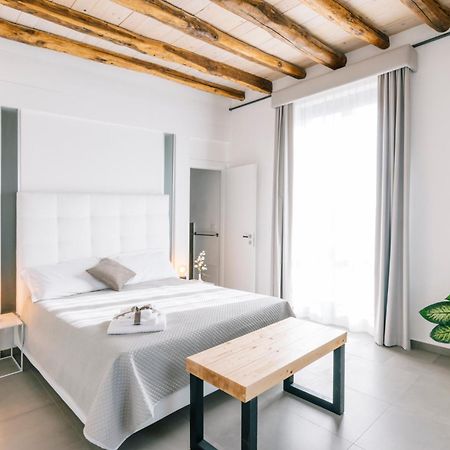 Bnb Dolcevita Gold Lägenhet Palermo Exteriör bild